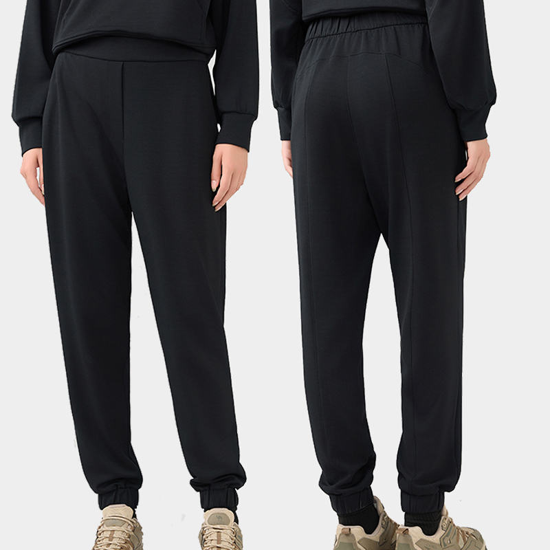 Women's high waisted loose fitting ankle sweatpants